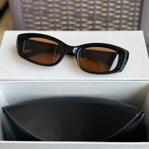 Gentle Monster LIX Black Oval Sunglasses Amber Lens Bold Frame